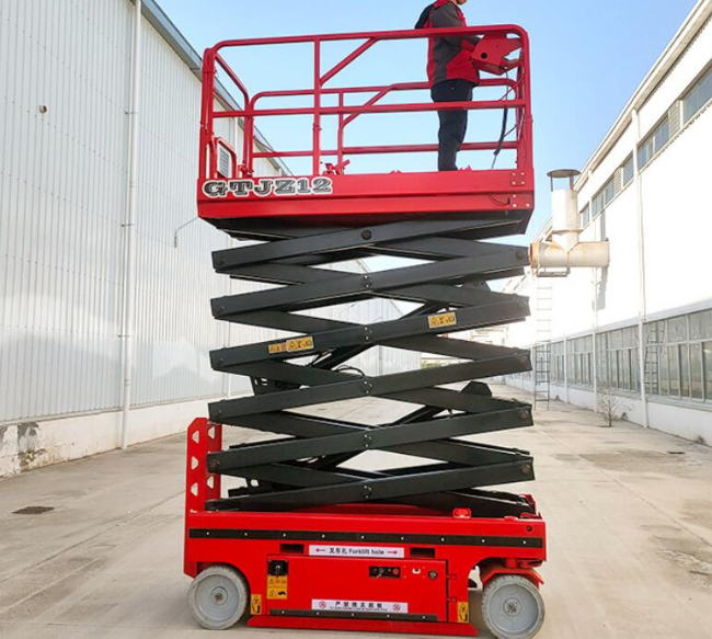 阿勒泰自行走移动式升降机